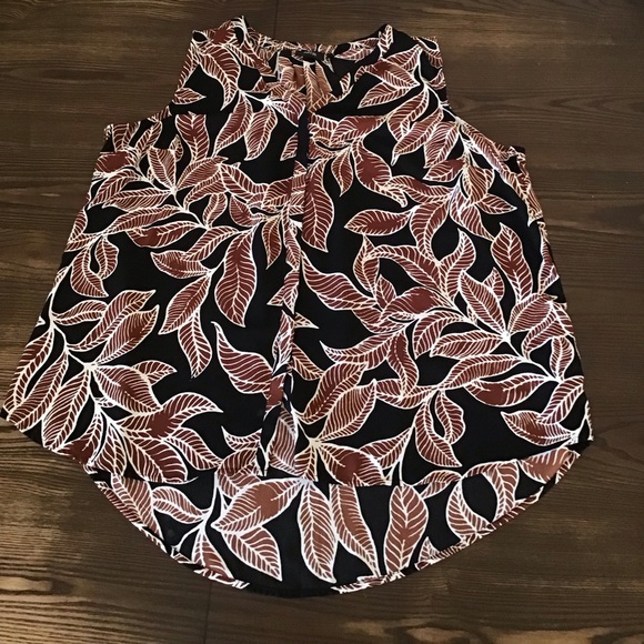 Sleeveless Leaf Print Blouse hi lo 2x - Picture 6 of 10